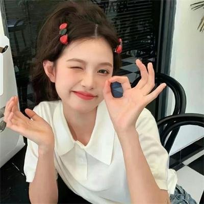 美丽的寡妇亲吻更好